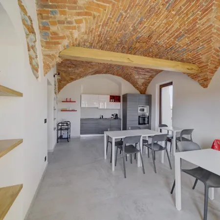 La Porta Delle Meraviglie ベッド・アンド・ブレックファスト サルッツォ